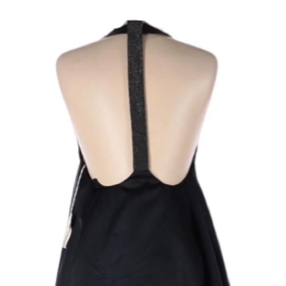 Brunello Cucinelli
Size M Halter Neck Beaded Back Strap Gown
Cocktail Dress - Picture 5 of 6